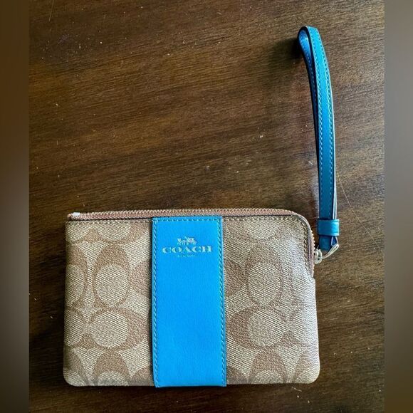 Coach Wallet, Corner Zip Wristlet - Picture 1 of 6